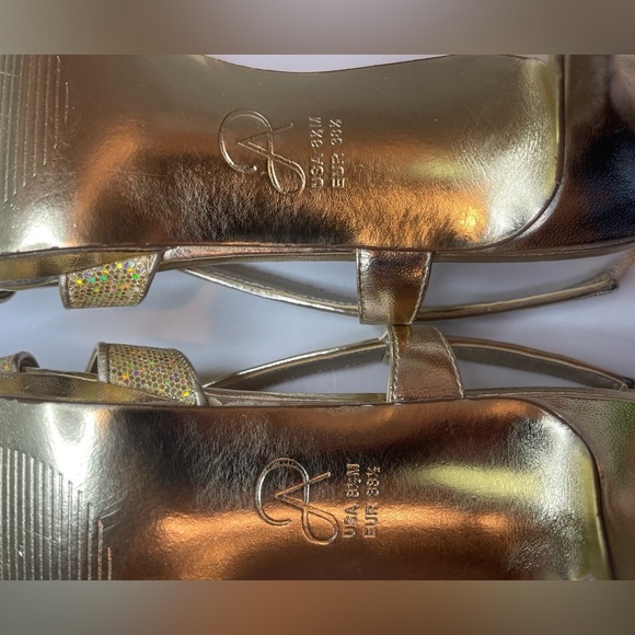 Adrianna Papell Gold Metallic Heels Size 8.5 - Picture 8 of 9